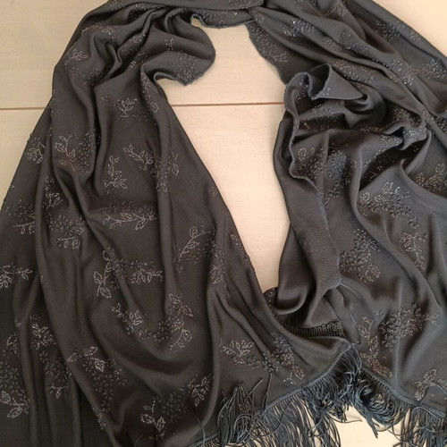 Evening scarf like new, black with embossed designs and fringes