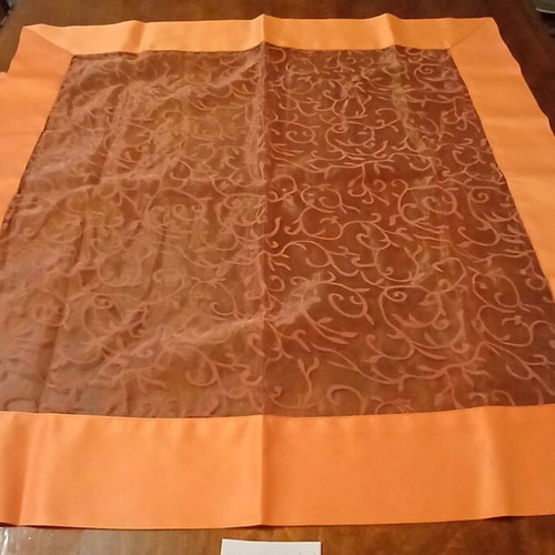 Decorative tablecloth orange like new 0.80x0.80