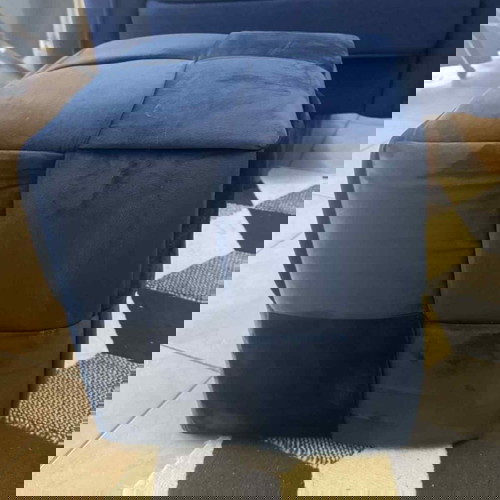 έπιπλο σκαμπό