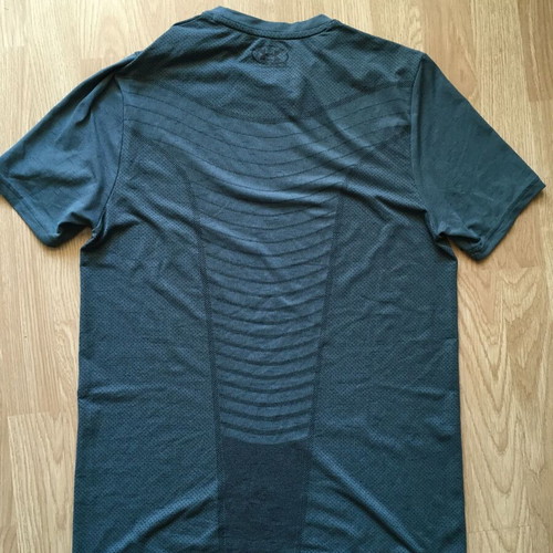Under Armour Vanish Seamless Short Sleeve T-Shirt M like new, blue