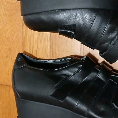Glamazons leather sneakers new, size 40, black