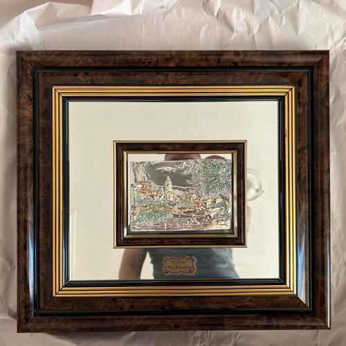 Mirror frame with embossed central design new
