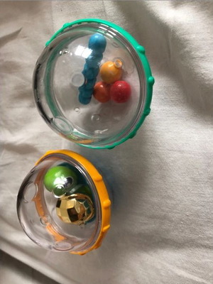 Munchkin Float & Play Bubbles Bath Toy like new