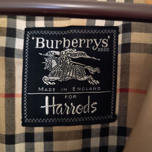 Burberry Harrods trench coat like new, beige