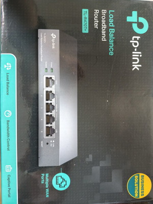 TP-LINK TL-R470T+ V1 Router with 4 Ports new in box
