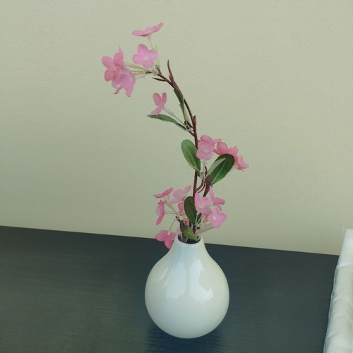 Decorative porcelain vase like new, 9 cm height