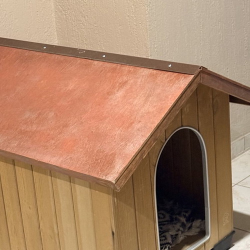 Pet house like new, 100x70x70 cm dimensions