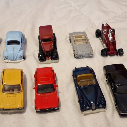 Hot Wheels vintage toy cars like new