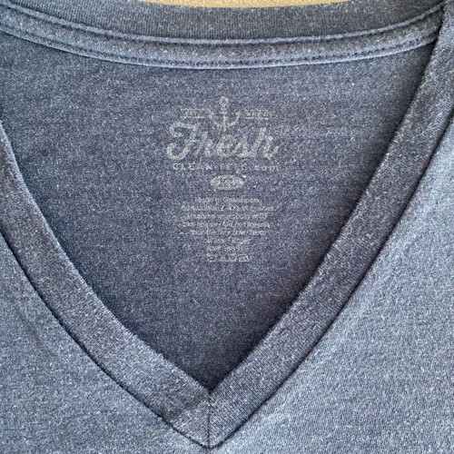 Fresh T-shirt blue XL like new with buttons