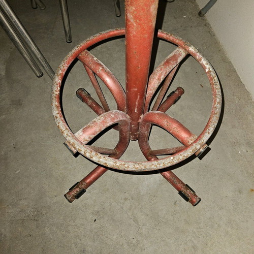Vintage bar stool used, needs some care