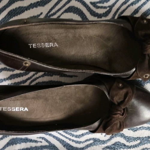 Tessera leather shoes like new, brown with bow