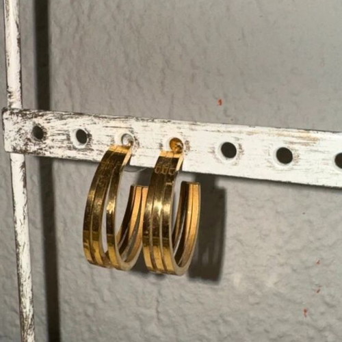 Steel gold triple hoop earrings like new, A&D