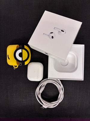 Apple AirPods 3rd Generation with MagSafe and Minions Case