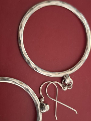 Silver 9.25 hammered hoop earrings