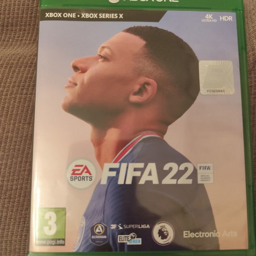 FIFA 22 Xbox One game used, compatible with Xbox Series X