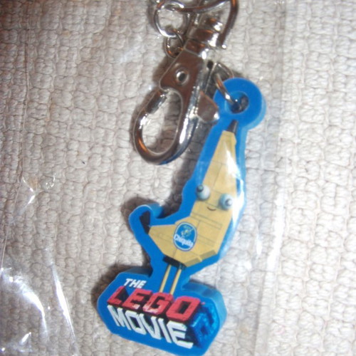 Chiquita Lego Movie 2-2019 Warner Bross keychain new, sealed packaging