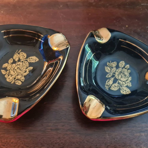 Vase and two ashtrays used, black porcelain with real gold, handmade