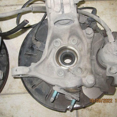 Left and right used mounts for VW Passat '05-'11 2000cc with 4 screws