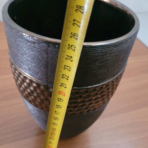 Modern vase like new, very nice