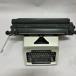 Olympia typewriter like new with case