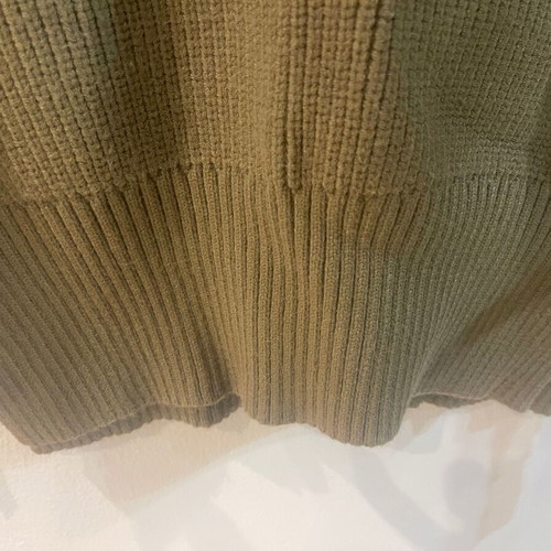 Wool sleeveless top olive like new, size M