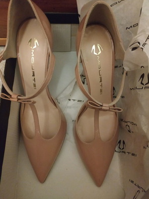 Mourtzi leather beige pumps, new