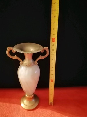 alabastrian amphora