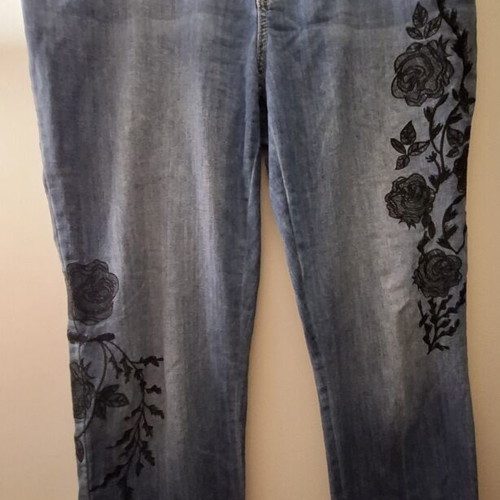 Simply Vera jeans by Vera Wang, soft fabric with elegant border design, size 16
