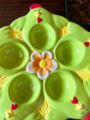Ceramic egg holder 5 positions like new Easter