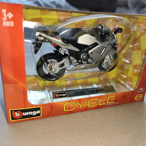 Bburago Motorcycle Miniature Honda CBR600RR 1:18 Scale New