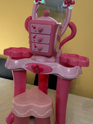 ELC Girls' Vanity with Jewelry Box and Stool like new