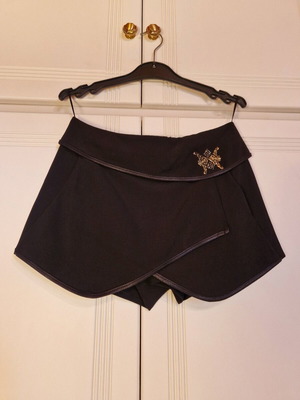 Black evening shorts new, size S, with decorative butterfly