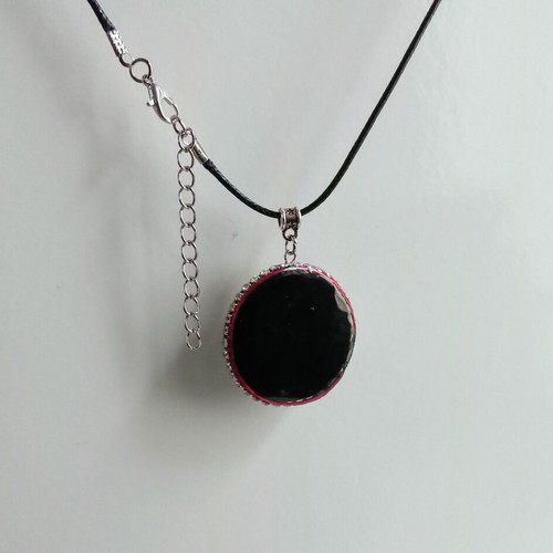 Handmade necklace new with round pendant in red and black