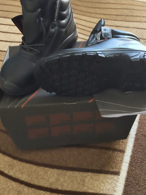 Work boots electrician new, size 43