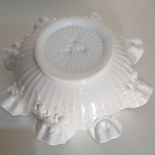 Opaline fruit bowl Fendon style, like new, white with embossed flowers