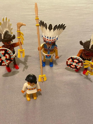 Playmobil Indians figures with accessories used