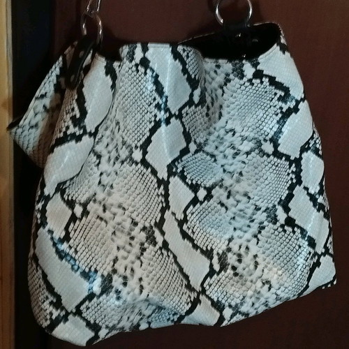 Large two-in-one bag with magnetic closure like new, unused