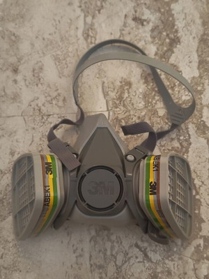 3M Half Face Mask with Filters like new