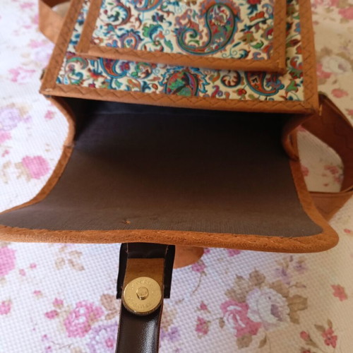 Women's crossbody bag with suede strap, brown and multicolor pattern