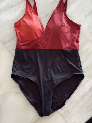 Gisela one-piece swimsuit used, size Large, black and multicolor