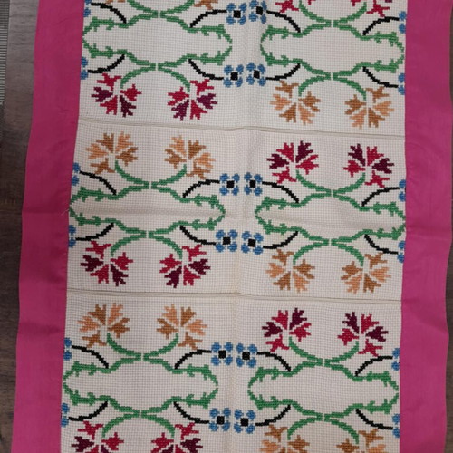 Floral towel new with magenta border design