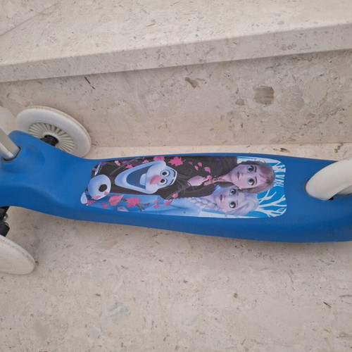 Used children's scooter FROZEN GIFT Helmet