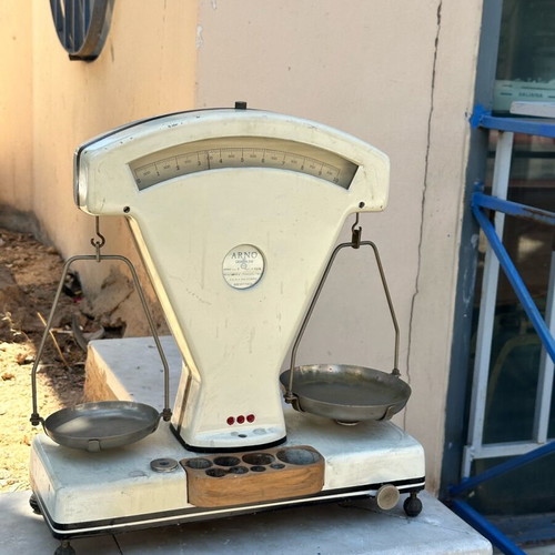 Vintage ARNO jeweler's scale used with weights and metal trays