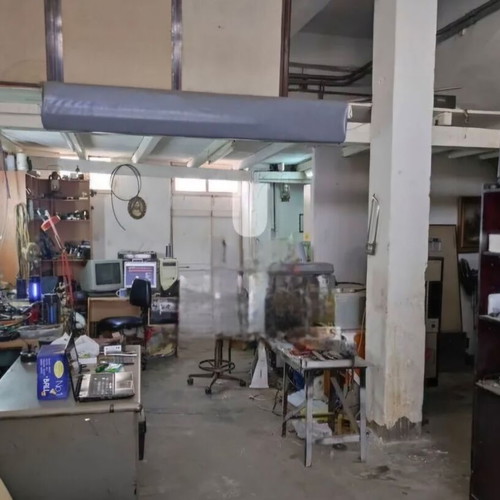 Κτίριο 340 τμ στα Ταμπούρια Πειραιά με αυλή, κατάστημα και 4 υπνοδωμάτια