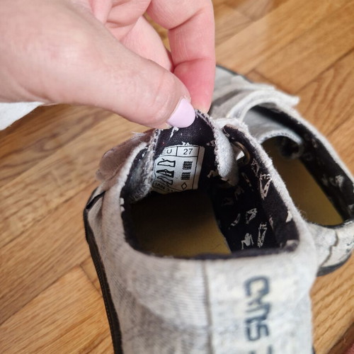 Gray fabric sneakers for boys size 27 like new
