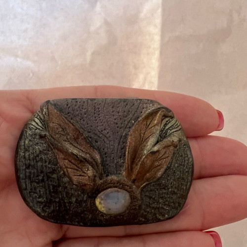 Vintage pin like new