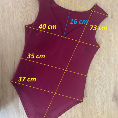 Burgundy bodysuit like new with neckline, size S