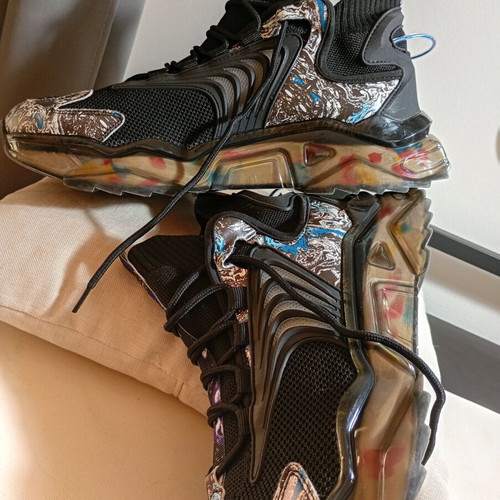 Men's athletic shoes size 44.5 like new, black and white
