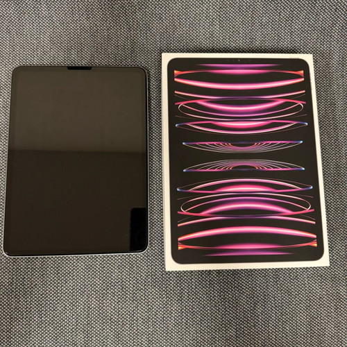 Apple iPad Pro 11-inch 4th generation 128GB Space Gray like new