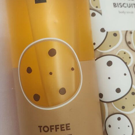 Dust + Cream Toffee Biscuit Body Care Set new, 4 products